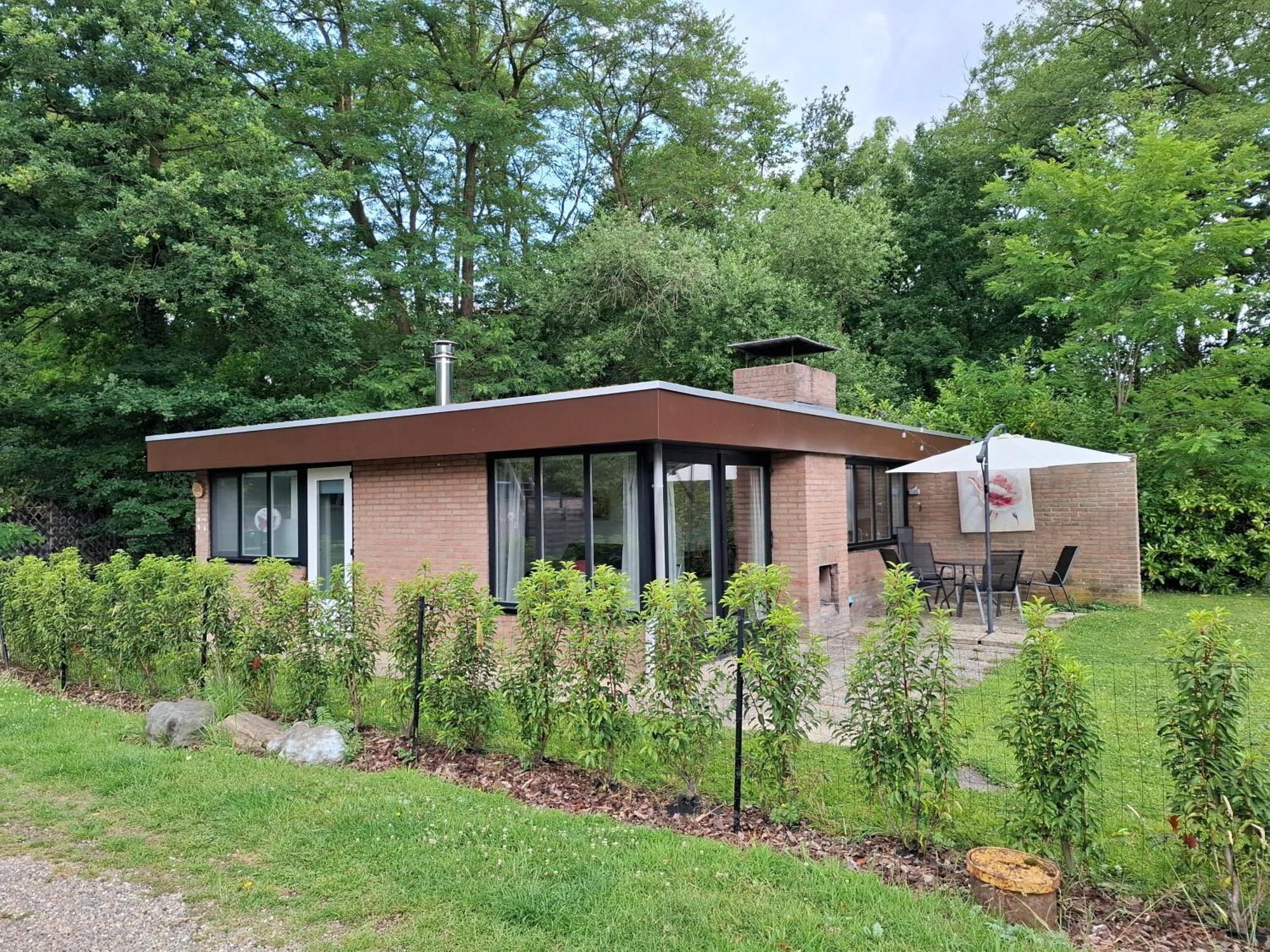 Zonnige Vrijstaande Bungalow In Prachtige Omgeving! Rekem Luaran gambar